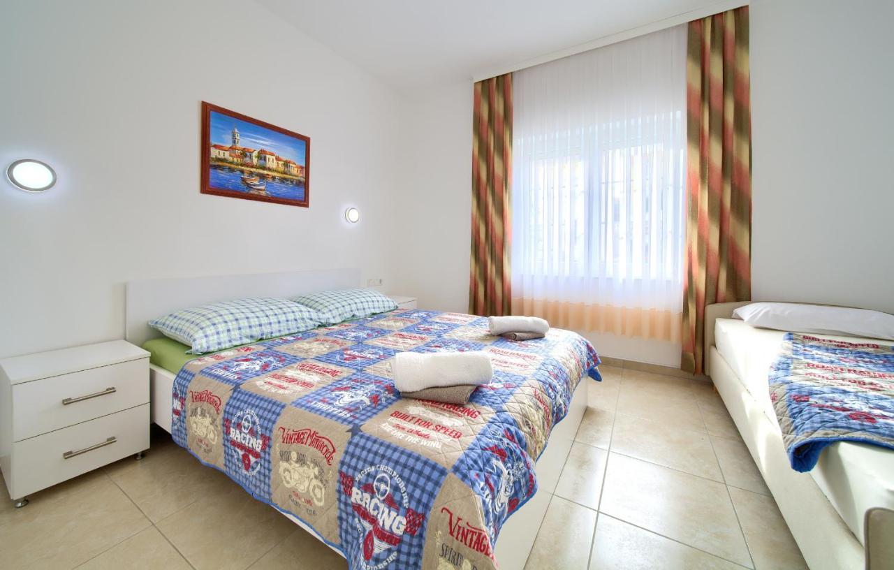 Apartmani Mara Matic Malinska Kültér fotó