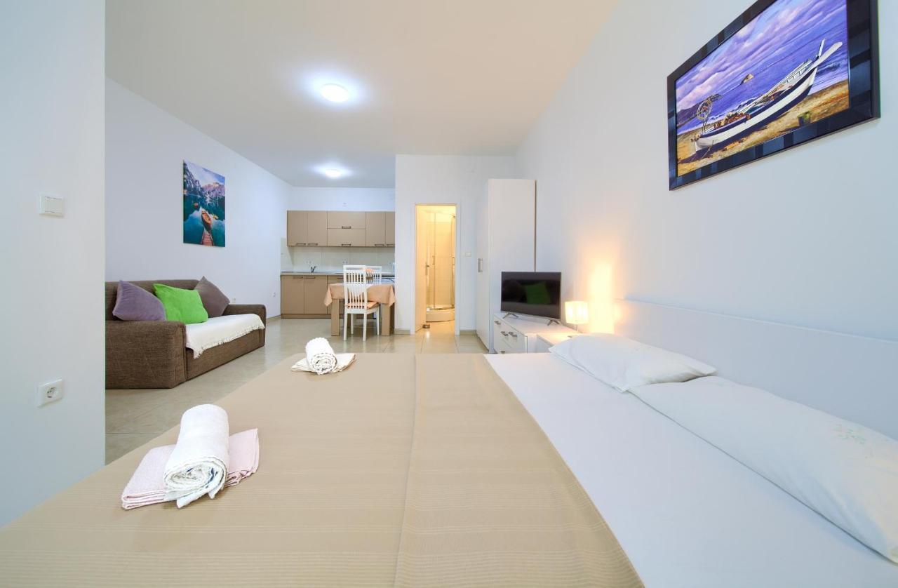 Apartmani Mara Matic Malinska Kültér fotó