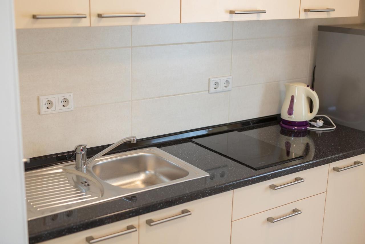 Apartmani Mara Matic Malinska Kültér fotó