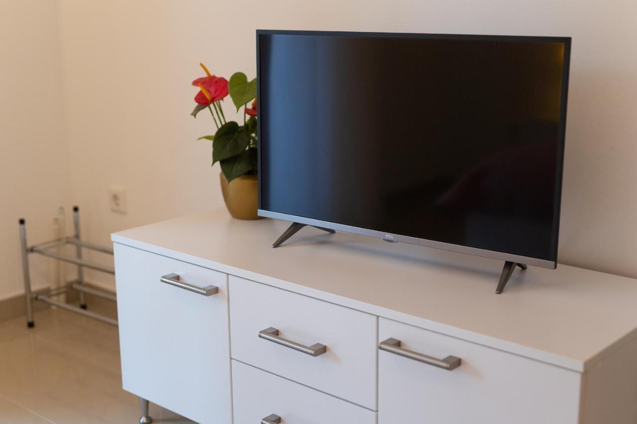 Apartmani Mara Matic Malinska Kültér fotó