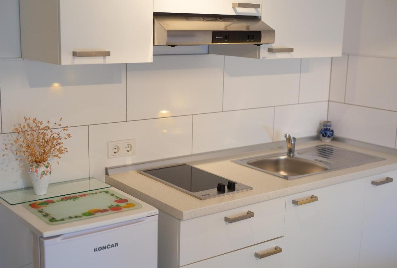 Apartmani Mara Matic Malinska Kültér fotó