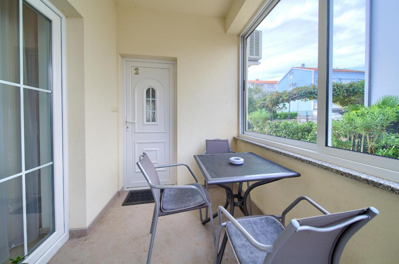 Apartmani Mara Matic Malinska Kültér fotó