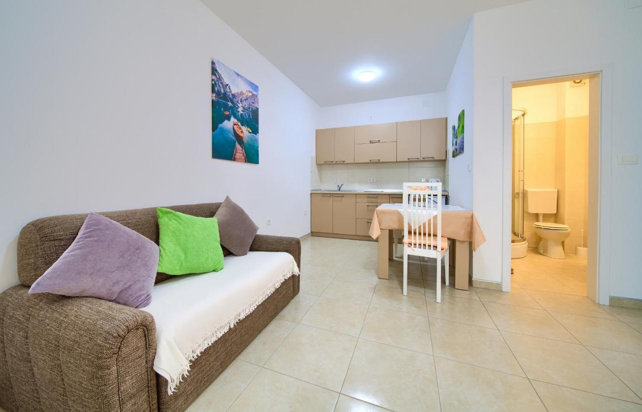 Apartmani Mara Matic Malinska Kültér fotó