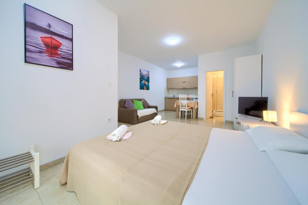 Apartmani Mara Matic Malinska Kültér fotó